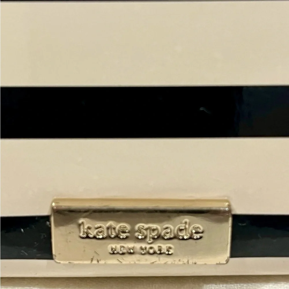 Cute Kate Spade EUC Wallet Zip Around Patent Leather Black and White Striped - Picture 2 of 8
